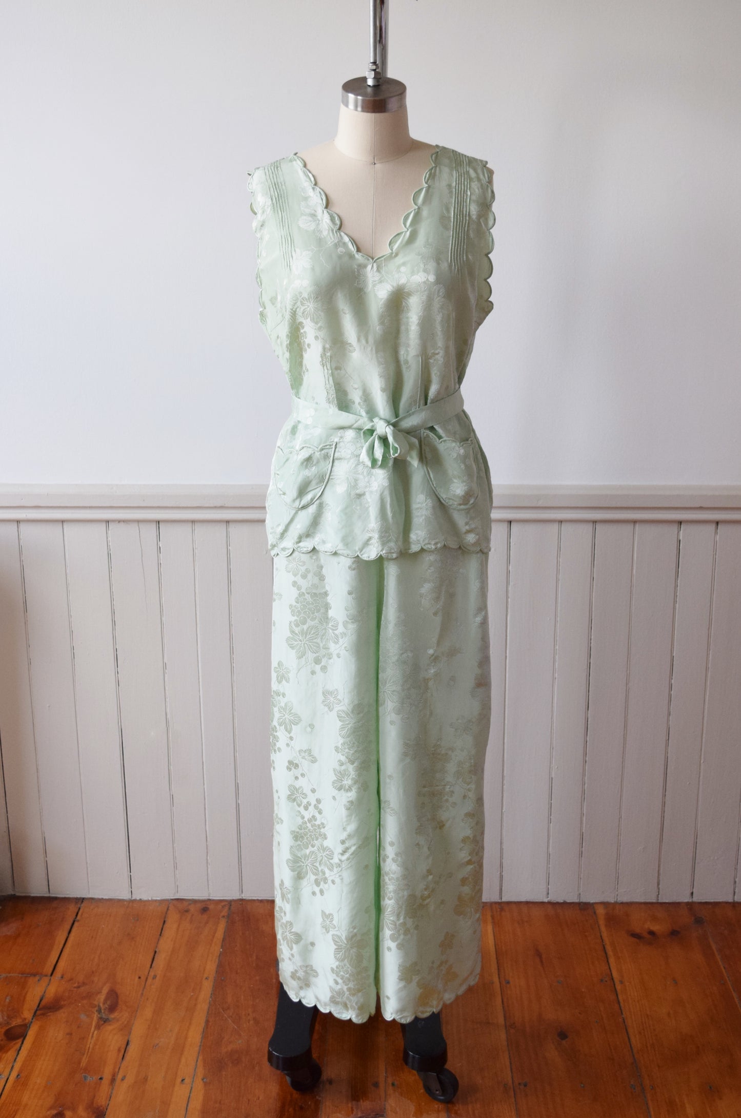 Late 1920s to Early 1930s Sage Green Silk Jacquard Grape Pattern Lounge Set