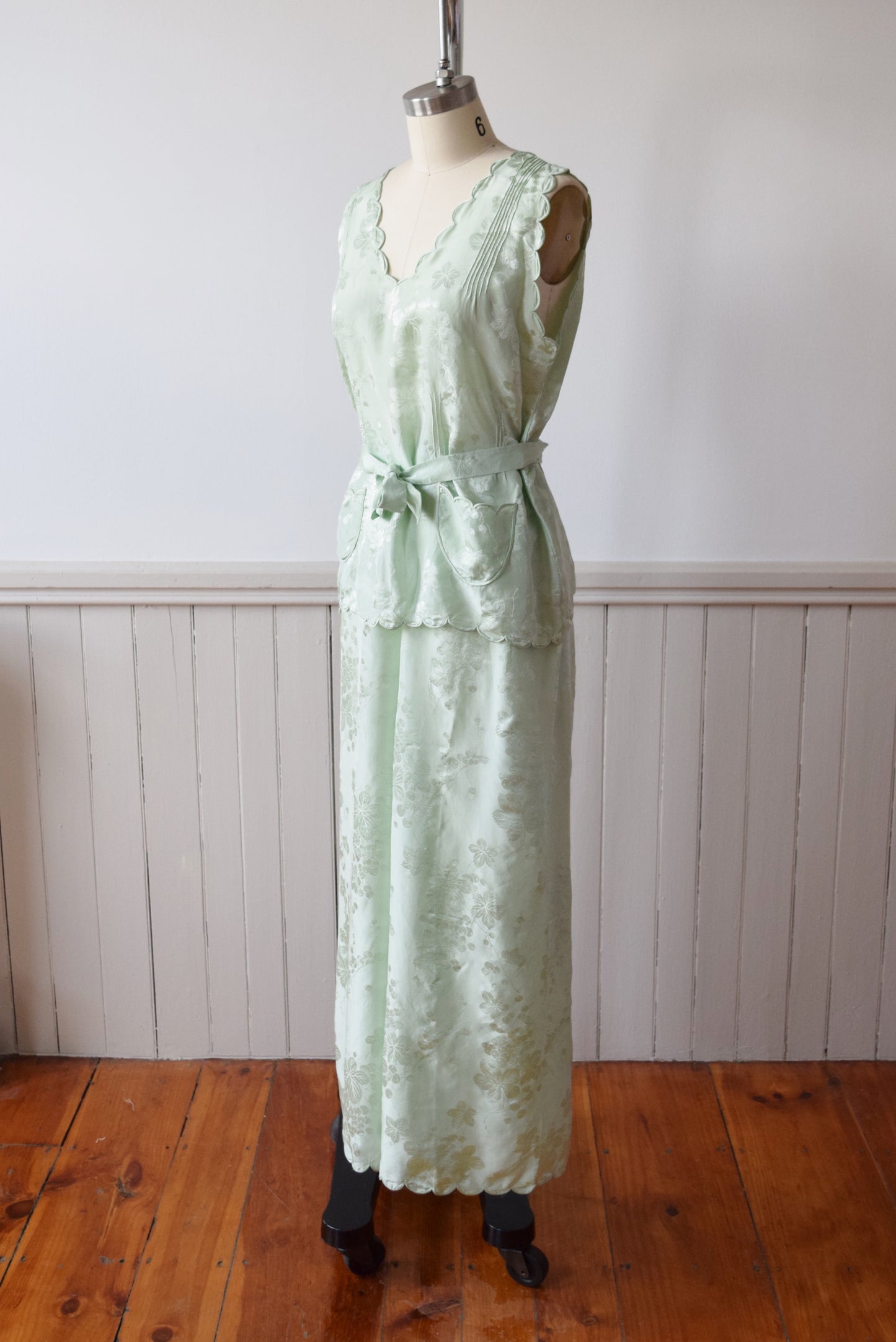 Late 1920s to Early 1930s Sage Green Silk Jacquard Grape Pattern Lounge Set