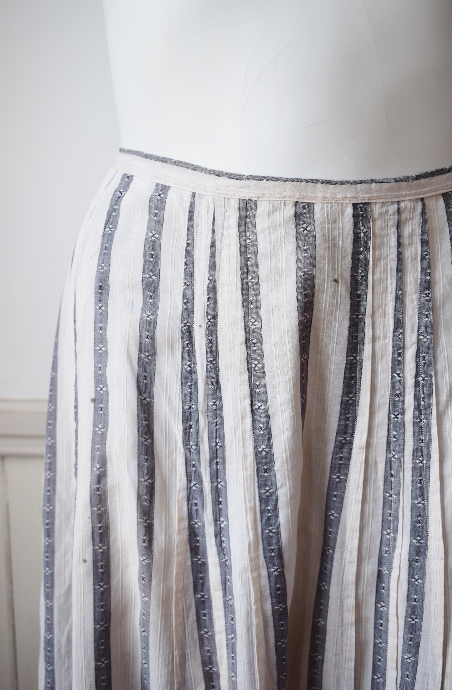 Antique Ticking Stripe Pleated Cotton Skirt | L