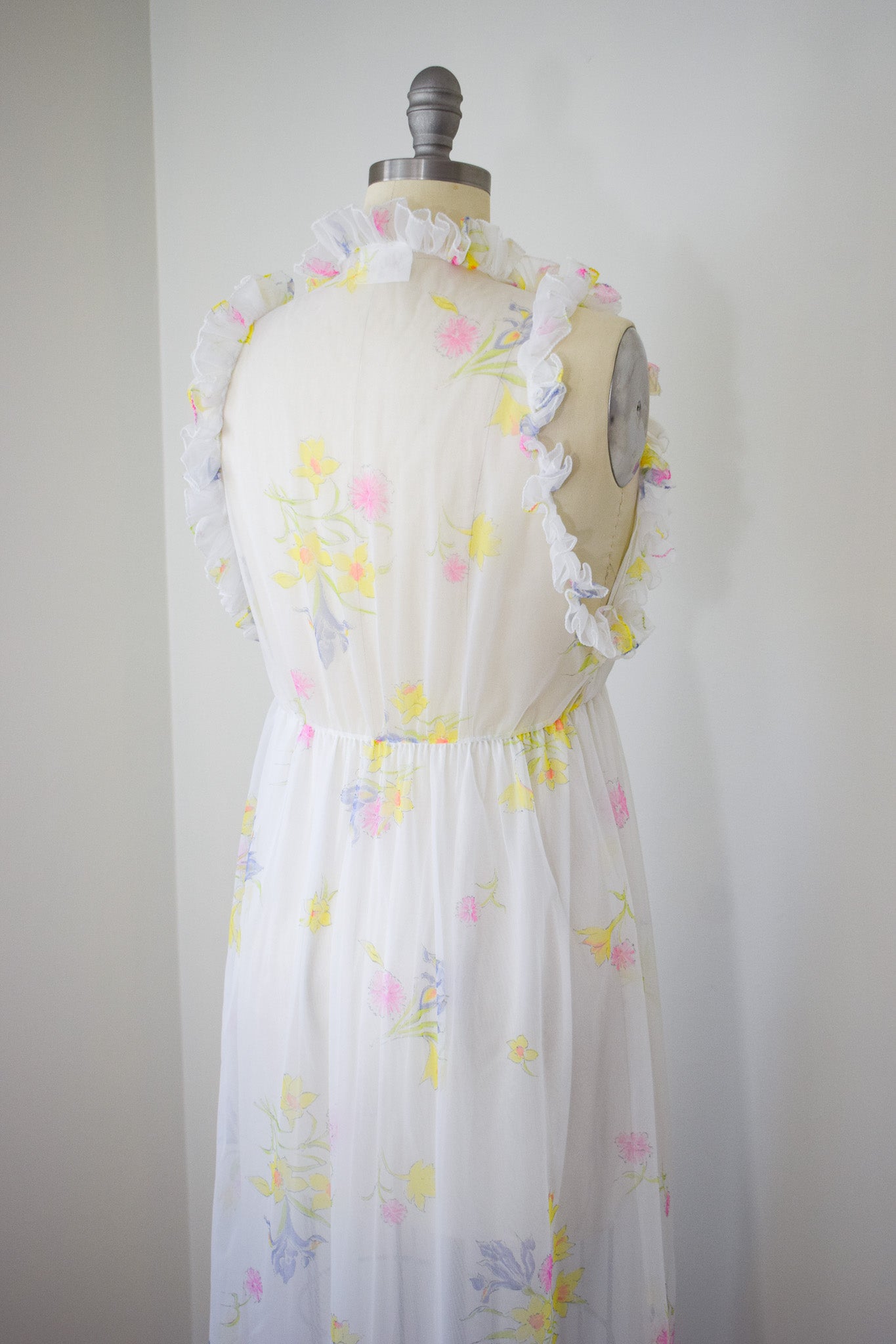 1970s Layered Floral Nightgown | S/M