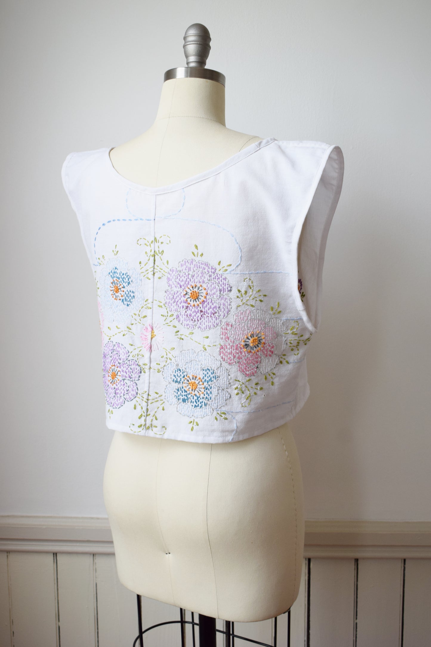 Vintage Embroidered Bedspread Top | Floral | L