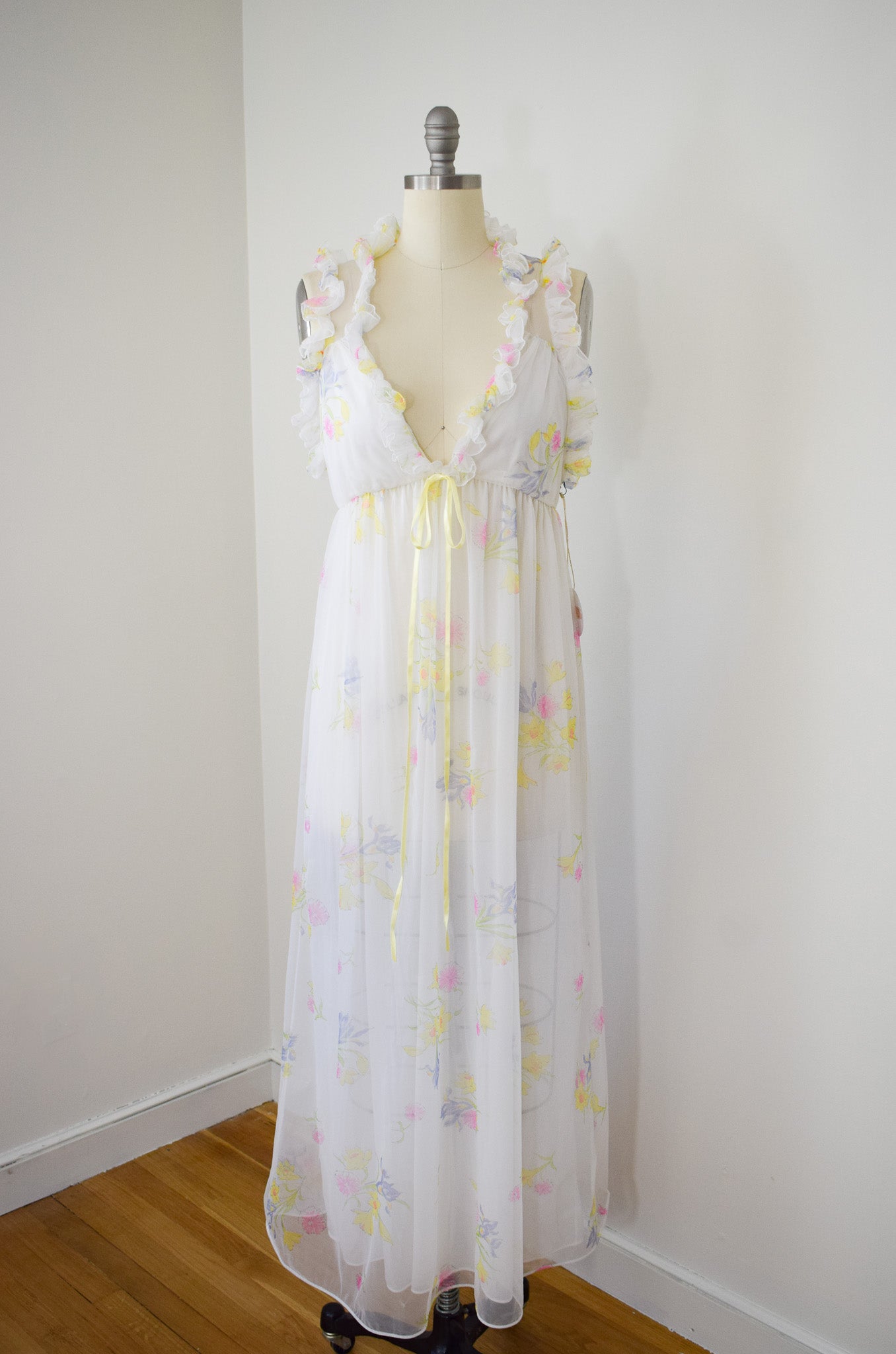 1970s Layered Floral Nightgown | S/M