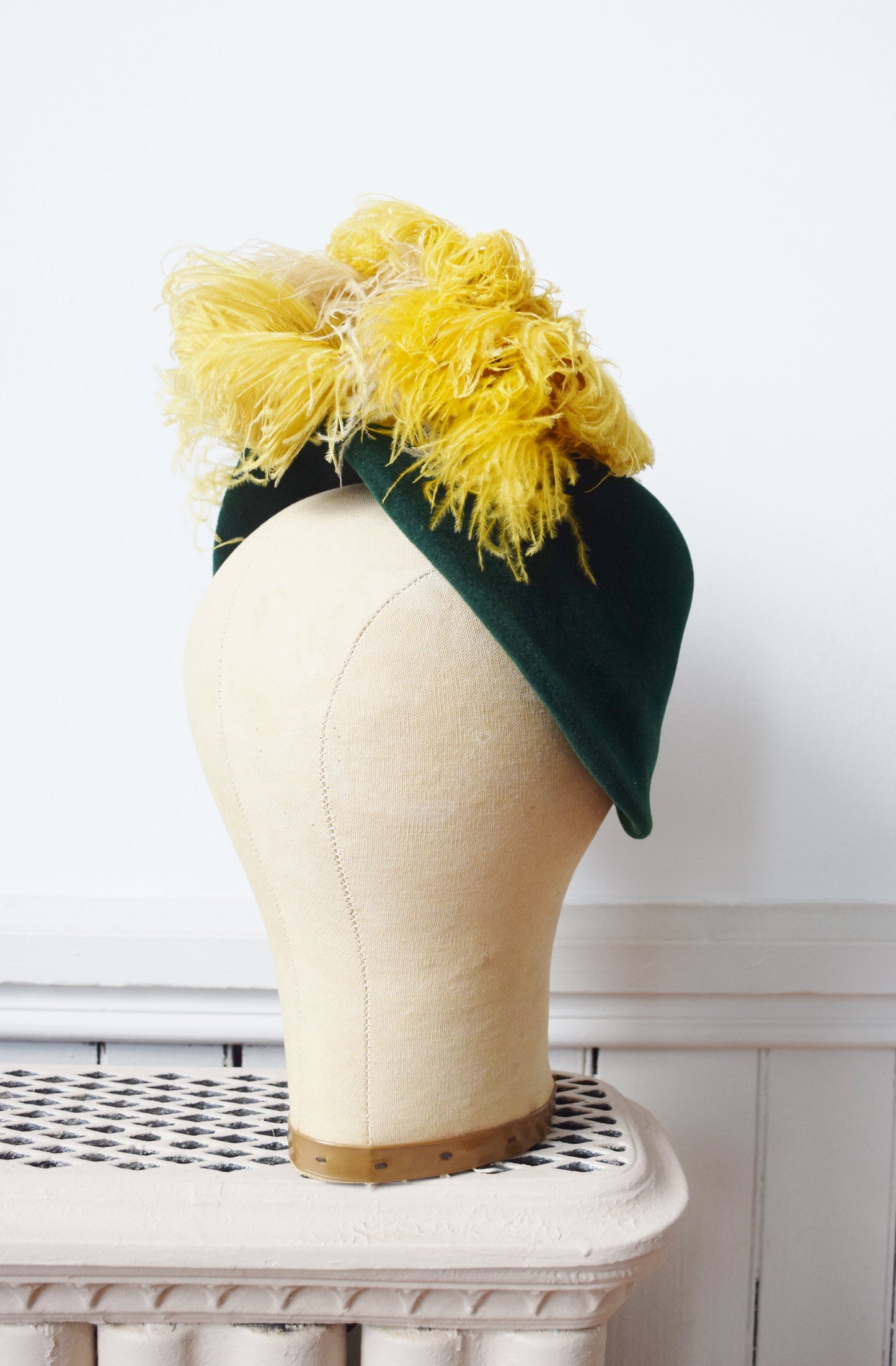 1940s Sally Victor Velour and Ostrich Feather Tilt Hat
