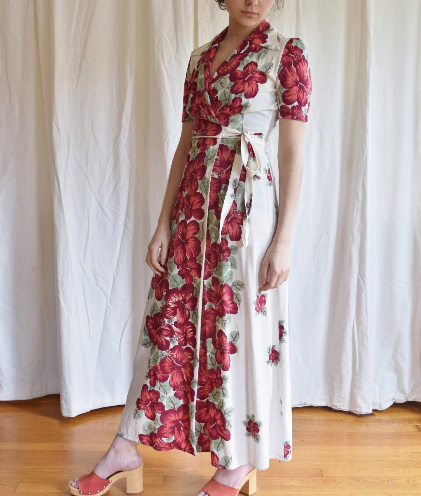 Early 1940s Hawaiian Print Floral Wrap Dress