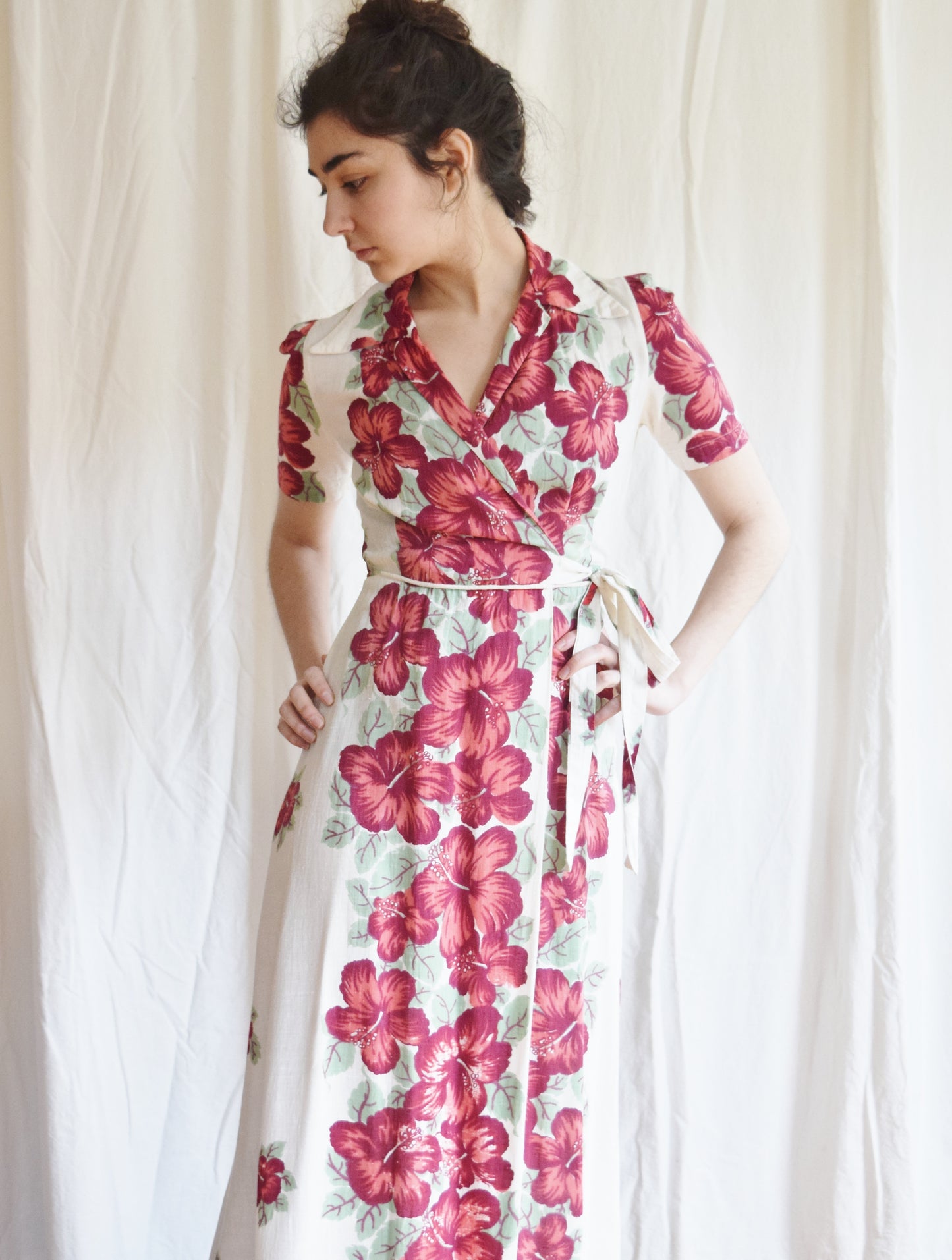 Early 1940s Hawaiian Print Floral Wrap Dress