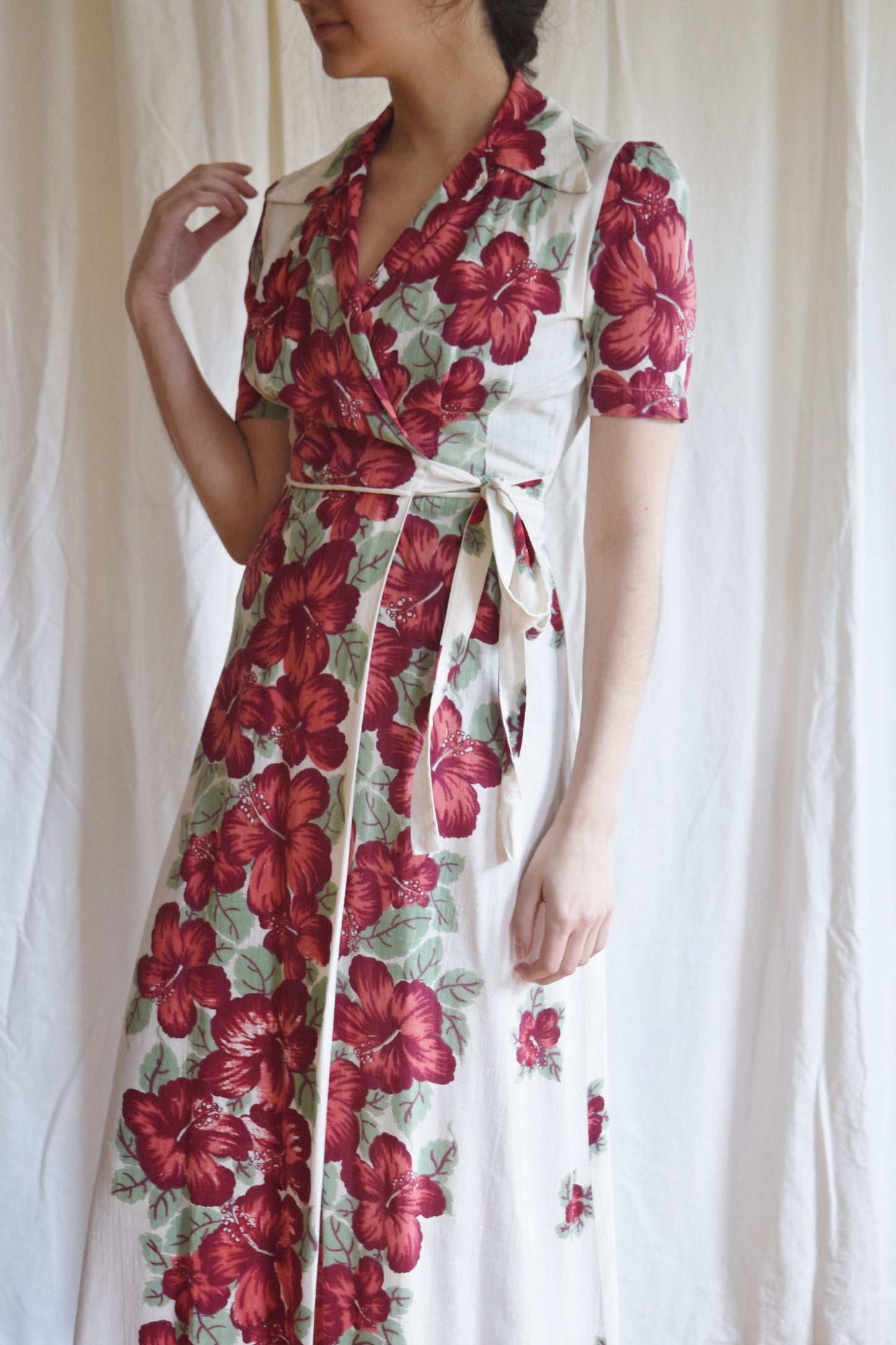 Early 1940s Hawaiian Print Floral Wrap Dress